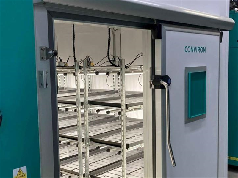 EVO Walk-In Chamber